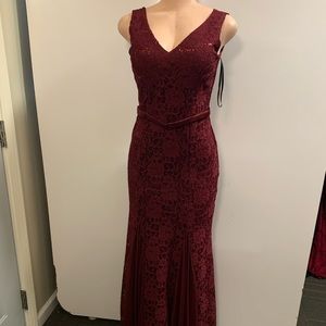 Women junior burgundy lace sequins bodycon mermaid maxi dress size (XS) V- neck